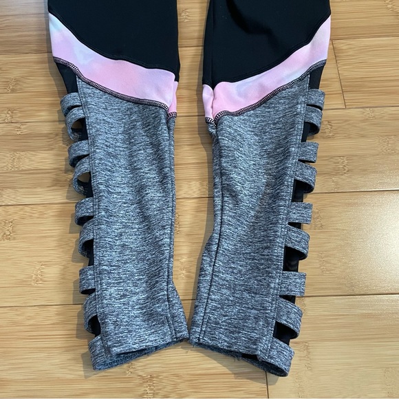 VS PINK Ultimate Yoga Leggings - Picture 13 of 15